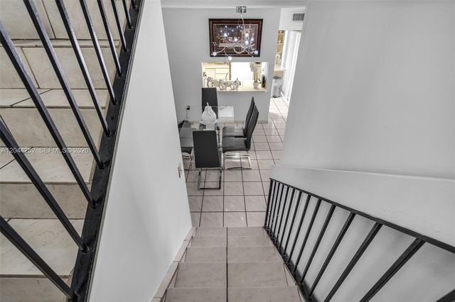 8186 NW 98th Ter 132, Hialeah Gardens, FL 33016