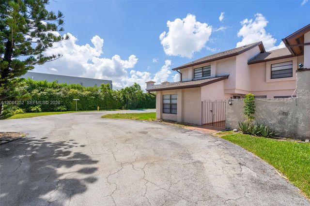 8186 NW 98th Ter 132, Hialeah Gardens, FL 33016