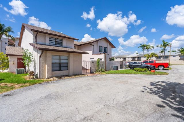 8186 NW 98th Ter 132, Hialeah Gardens, FL 33016