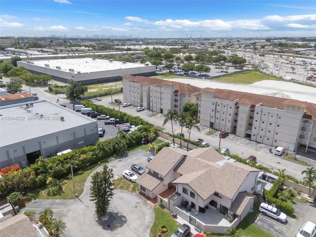 8186 NW 98th Ter 132, Hialeah Gardens, FL 33016