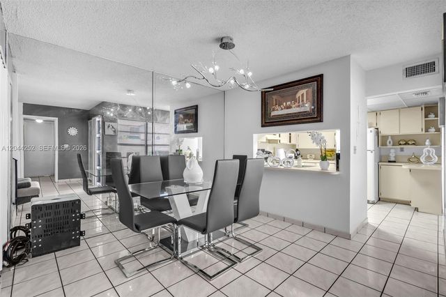 8186 NW 98th Ter 132, Hialeah Gardens, FL 33016