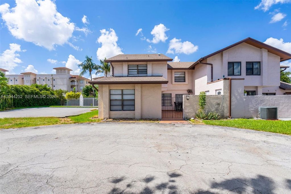 8186 NW 98th Ter 132, Hialeah Gardens, FL 33016