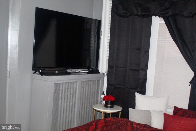 725 W NEDRO AVE, Philadelphia, PA 19120