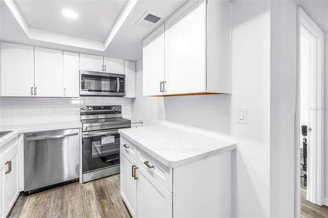 1051 79TH AVENUE N 105, St Petersburg, FL 33702