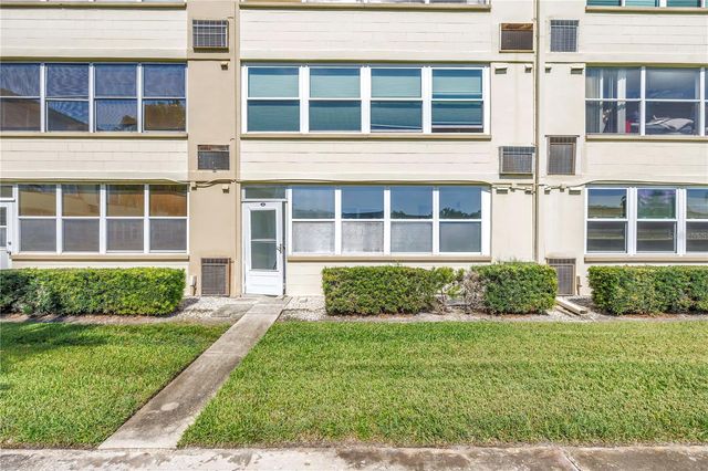 1051 79TH AVENUE N 105, St Petersburg, FL 33702