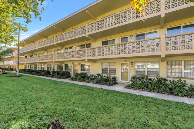1051 79TH AVENUE N 105, St Petersburg, FL 33702