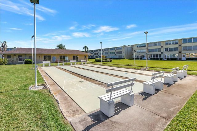 1051 79TH AVENUE N 105, St Petersburg, FL 33702