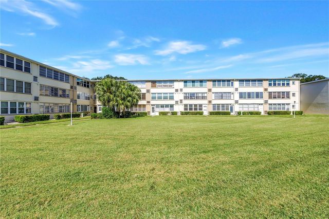 1051 79TH AVENUE N 105, St Petersburg, FL 33702