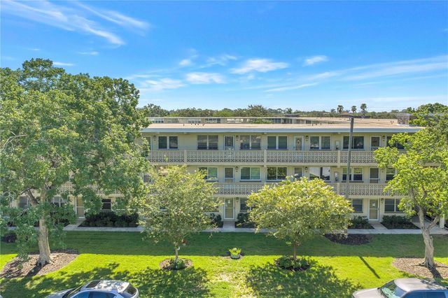 1051 79TH AVENUE N 105, St Petersburg, FL 33702