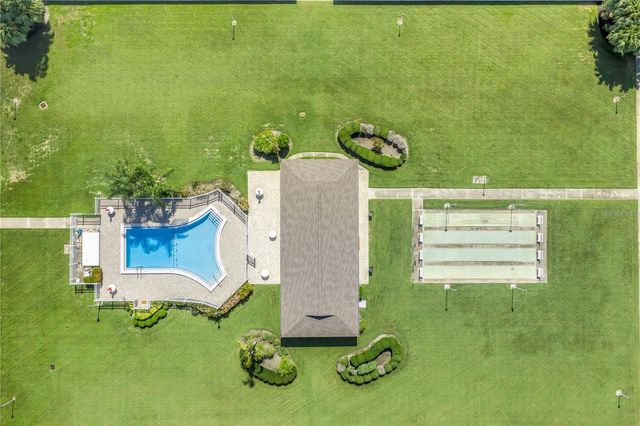 1051 79TH AVENUE N 105, St Petersburg, FL 33702