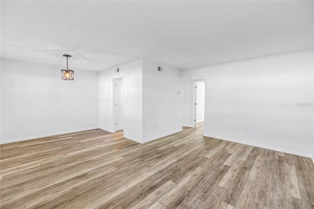 1051 79TH AVENUE N 105, St Petersburg, FL 33702