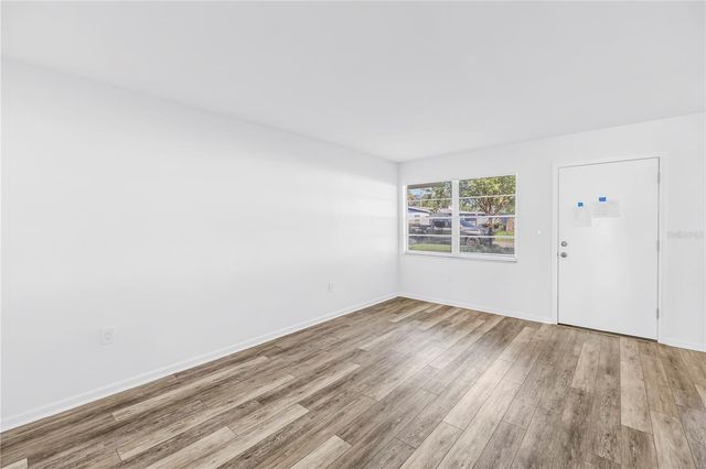 1051 79TH AVENUE N 105, St Petersburg, FL 33702