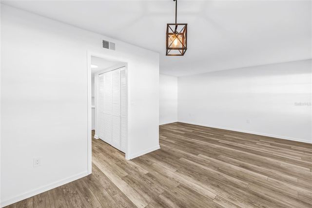 1051 79TH AVENUE N 105, St Petersburg, FL 33702