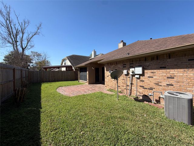 12331 Grove Meadow Drive, Stafford, TX 77477
