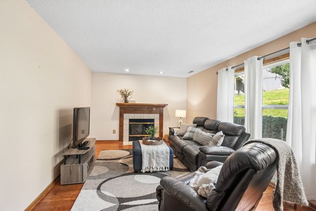 614 Brookwood Drive, Indianola, IA 50125