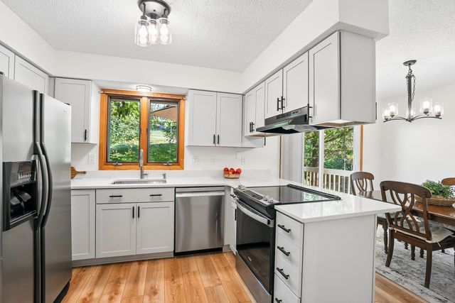 614 Brookwood Drive, Indianola, IA 50125