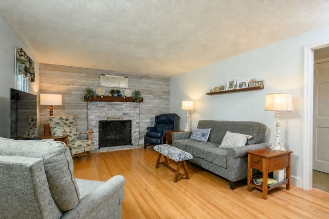 136 Elmer St, Pembroke, MA 02359