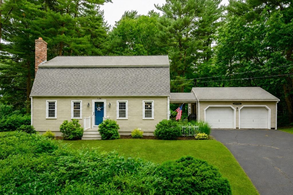 136 Elmer St, Pembroke, MA 02359