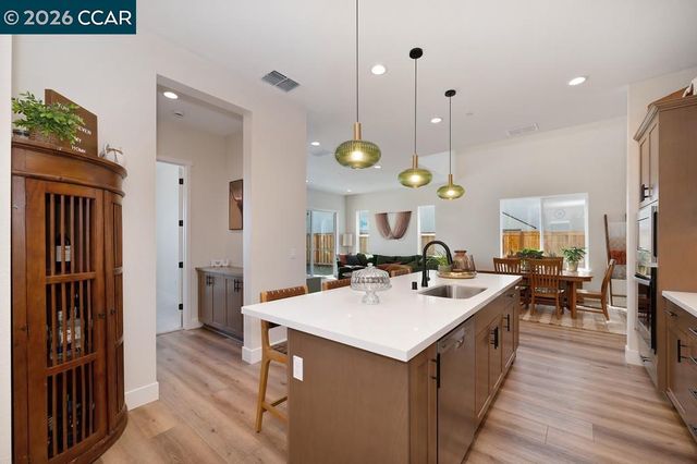 17324 Bushwick Ln, Lathrop, CA 95330