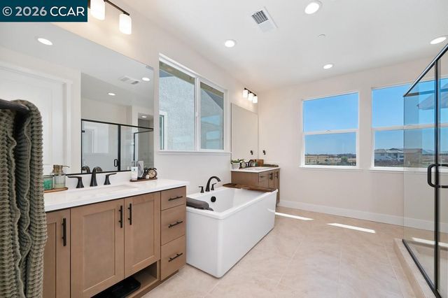 17324 Bushwick Ln, Lathrop, CA 95330