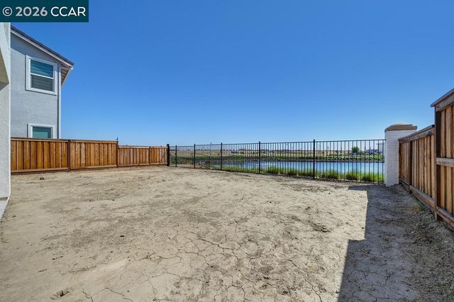 17324 Bushwick Ln, Lathrop, CA 95330