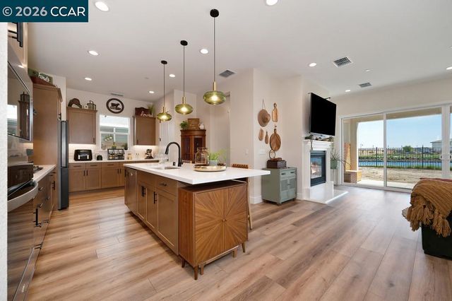17324 Bushwick Ln, Lathrop, CA 95330