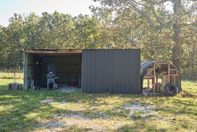 12224 Valley View Road, Mountain Grove, MO 65711