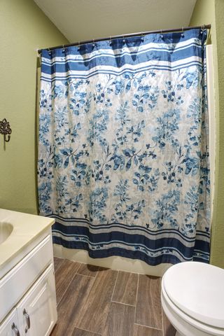 12224 Valley View Road, Mountain Grove, MO 65711