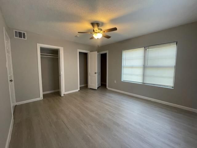 1114 E Pecan Street, Angleton, TX 77515
