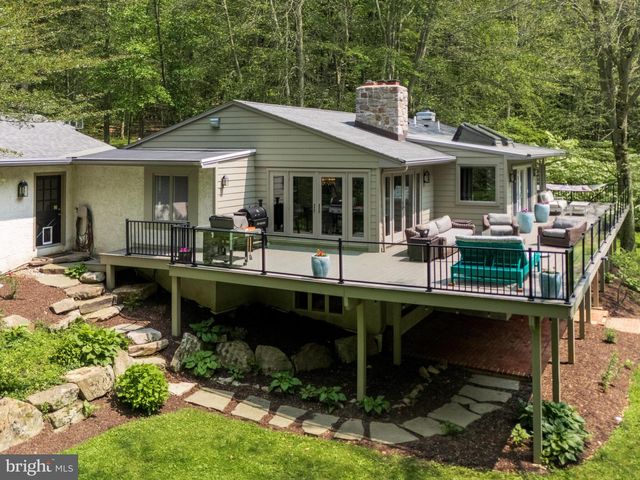 2762 HORSESHOE TRAIL, Chester Springs, PA 19425