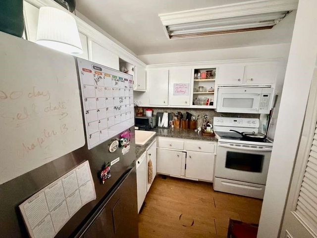 9430 Poinciana Place 402, Davie, FL 33324