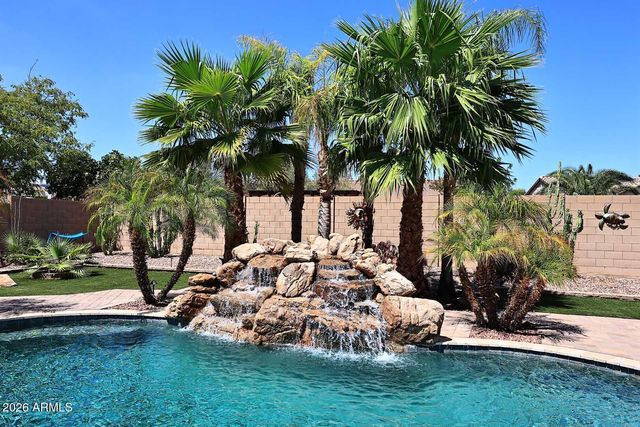 18182 W LAS PALMARITAS Drive, Waddell, AZ 85355
