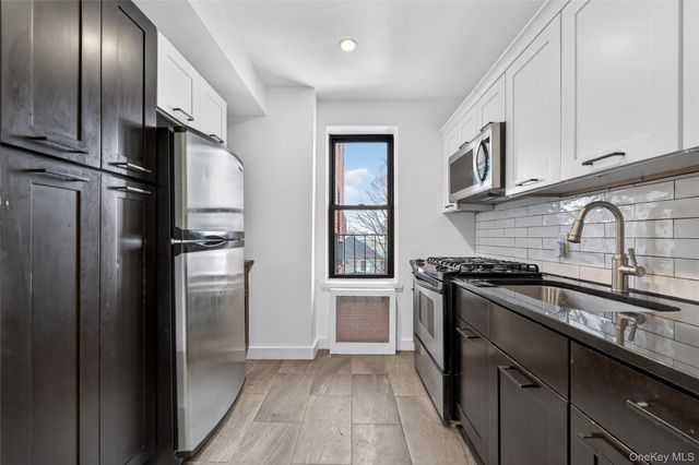 170-06 Crocheron Avenue 3E, Flushing, NY 11358