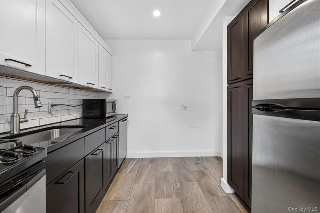 170-06 Crocheron Avenue 3E, Flushing, NY 11358