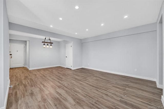 170-06 Crocheron Avenue 3E, Flushing, NY 11358