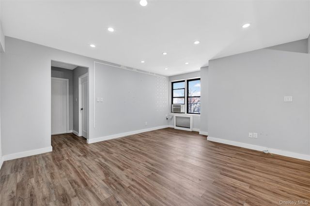 170-06 Crocheron Avenue 3E, Flushing, NY 11358