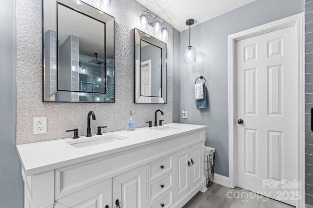 3845 Steve Ikerd Drive NE, Hickory, NC 28601