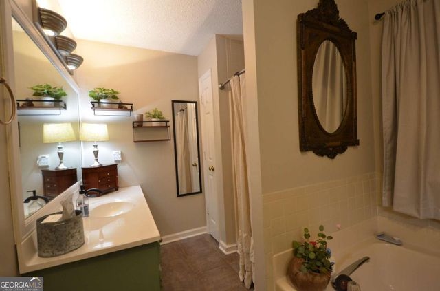 3206 Country Walk Drive, Powder Springs, GA 30127