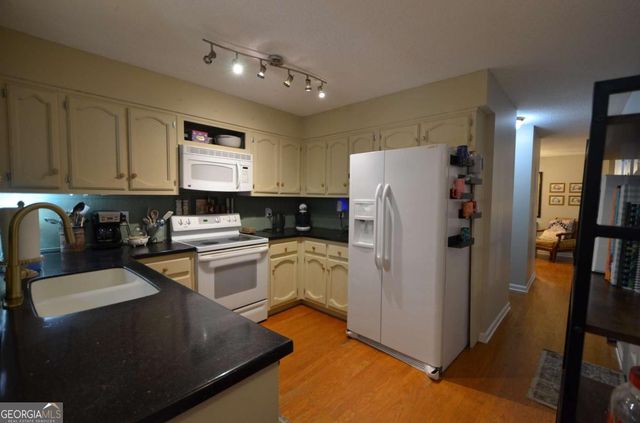 3206 Country Walk Drive, Powder Springs, GA 30127