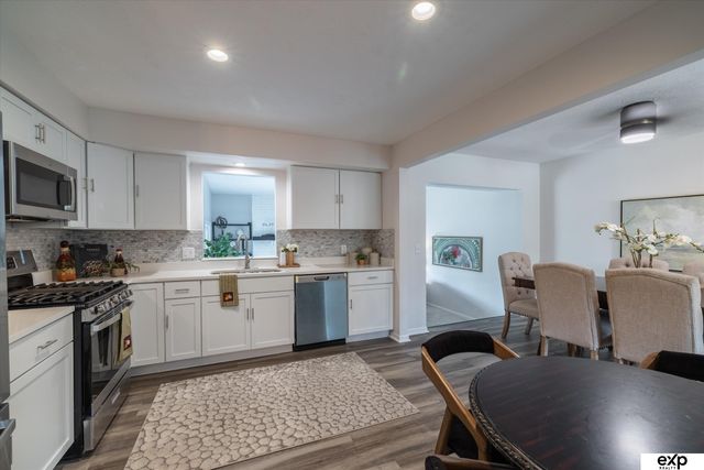 5041 South 93 Street, Omaha, NE 68127