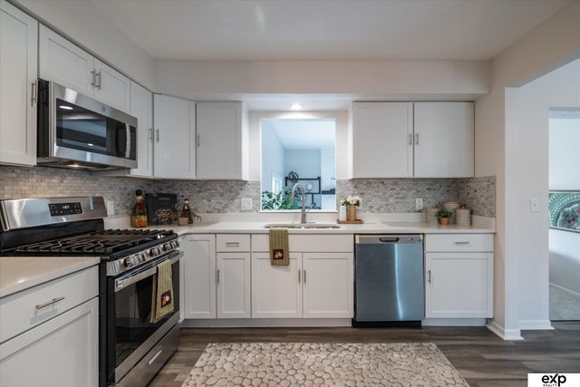5041 South 93 Street, Omaha, NE 68127