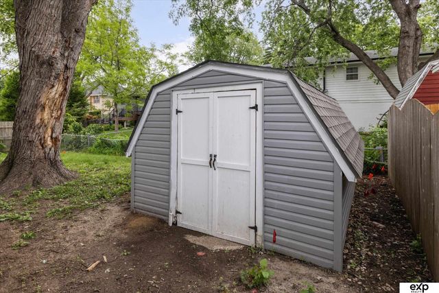 5041 South 93 Street, Omaha, NE 68127