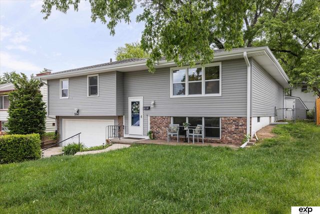 5041 South 93 Street, Omaha, NE 68127