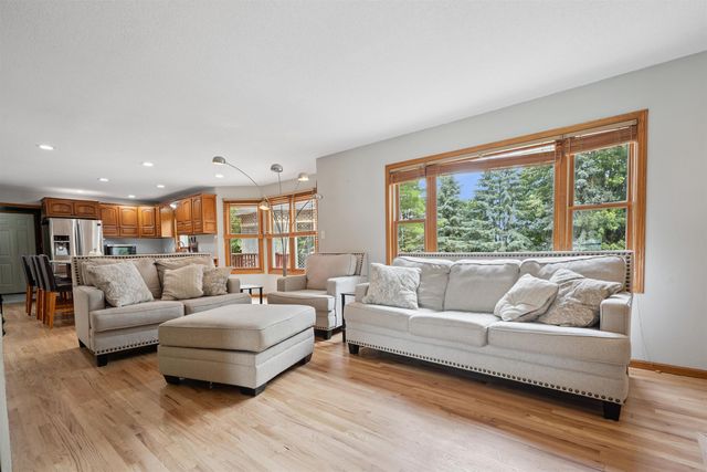 1608 Hillside Ave, Waverly, IA 50677