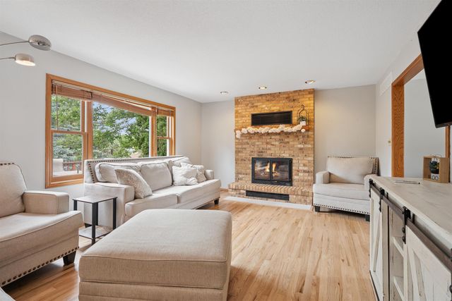 1608 Hillside Ave, Waverly, IA 50677