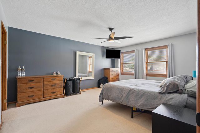 1608 Hillside Ave, Waverly, IA 50677