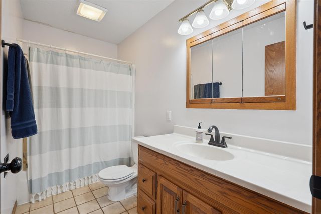 1608 Hillside Ave, Waverly, IA 50677