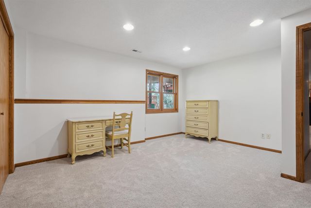 1608 Hillside Ave, Waverly, IA 50677