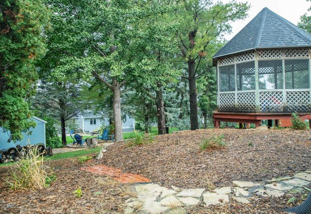 1608 Hillside Ave, Waverly, IA 50677