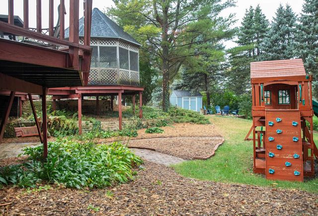 1608 Hillside Ave, Waverly, IA 50677